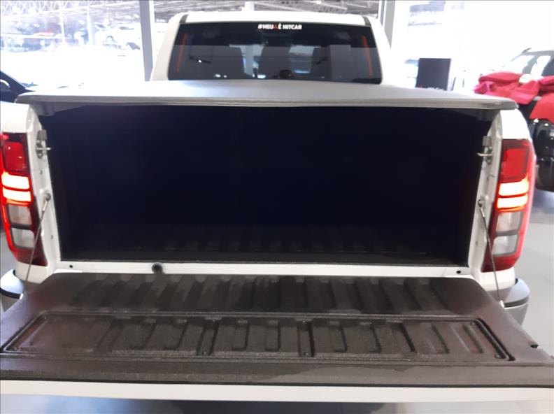 TRITON  2.4 Biturbo CD Hpe-s 4X4 7  TRITON  2.4 Biturbo CD Hpe-s 4X4 7