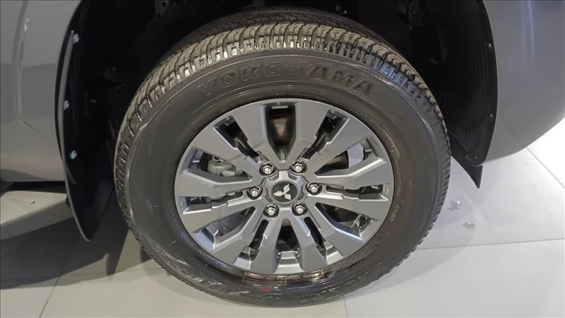  TRITON  2.4 Biturbo CD Hpe-s 4X4 6