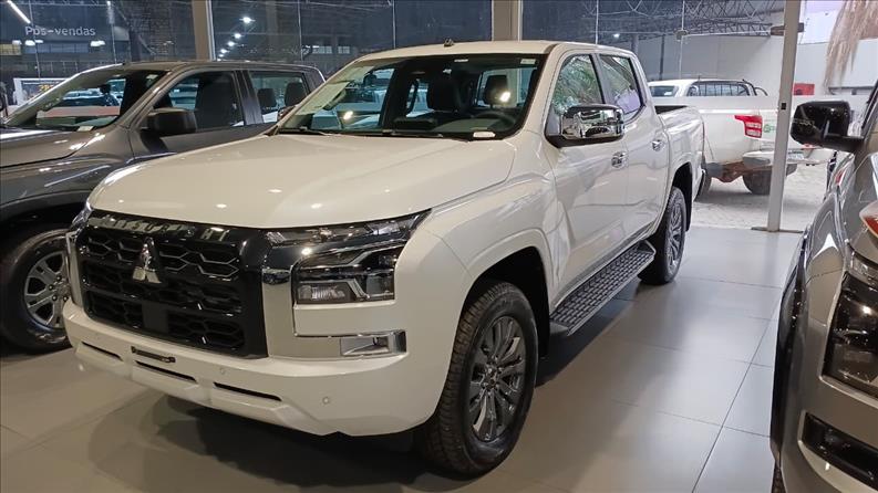  TRITON  2.4 Biturbo CD Hpe-s 4X4 1