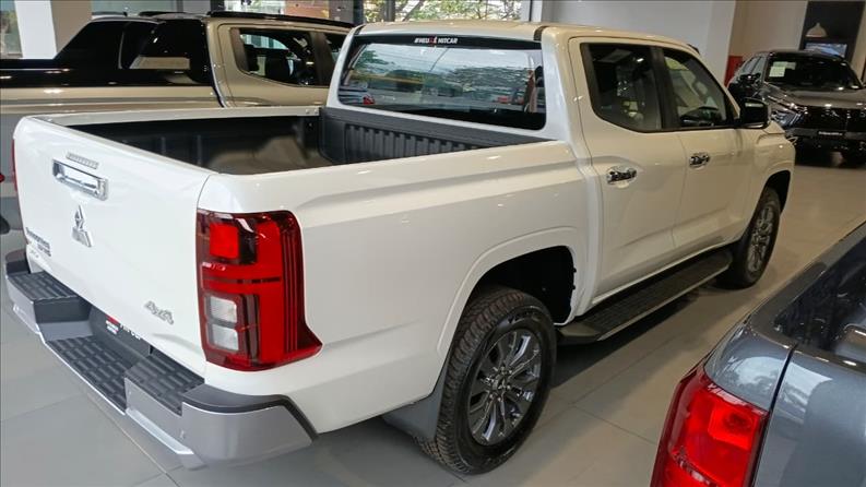  TRITON  2.4 Biturbo CD Hpe-s 4X4 3