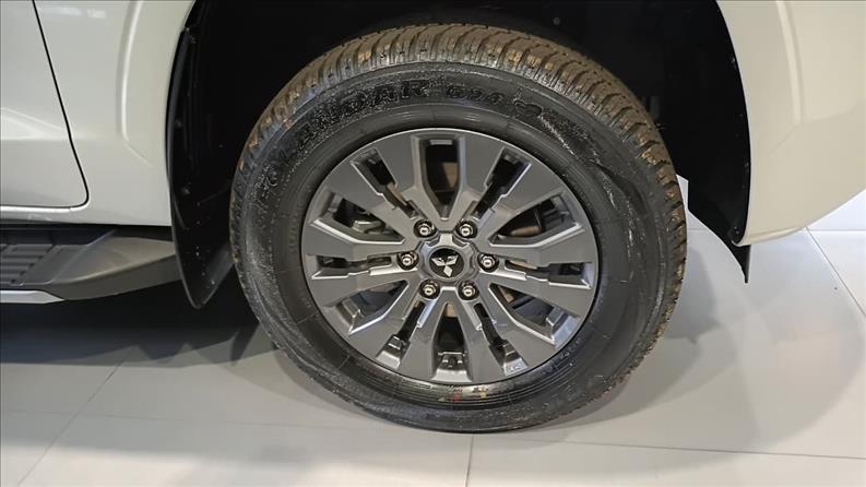  TRITON  2.4 Biturbo CD Hpe-s 4X4 5