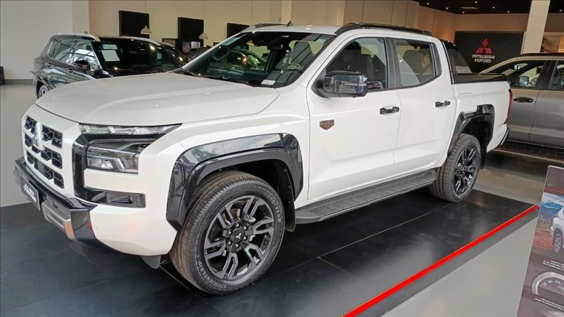  TRITON  2.4 Biturbo CD Katana 4X4 1