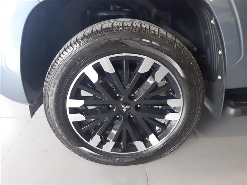  TRITON  2.4 Biturbo CD Tarmac 4X2 7