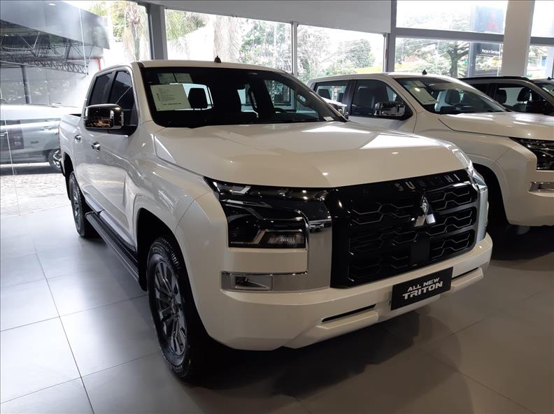  TRITON  2.4 Biturbo CD HPE 4X4 1