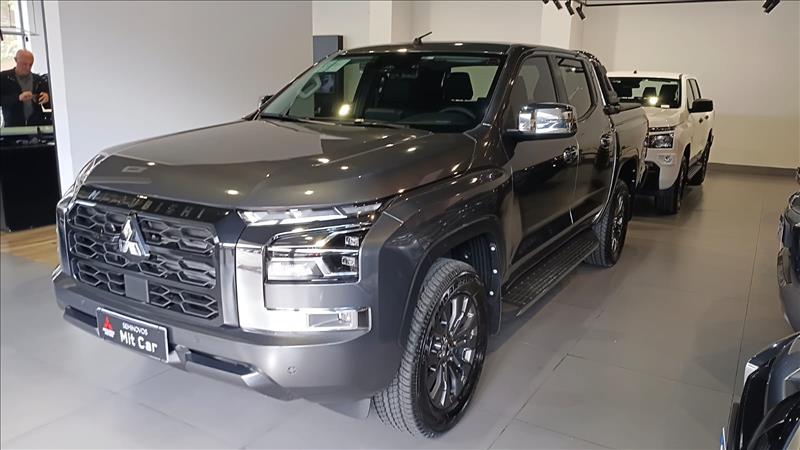  TRITON  2.4 Biturbo CD Hpe-s 4X4 1