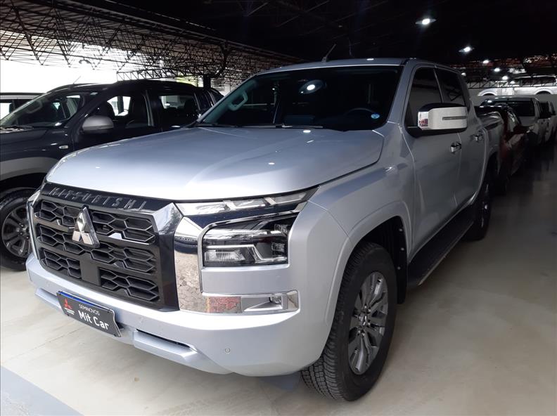  TRITON  2.4 Biturbo CD Hpe-s 4X4 1