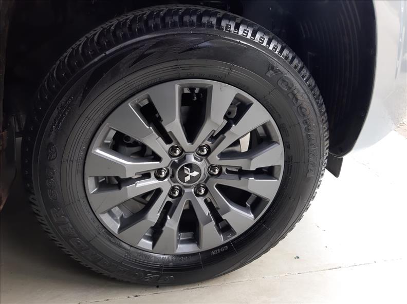  TRITON  2.4 Biturbo CD Hpe-s 4X4 6