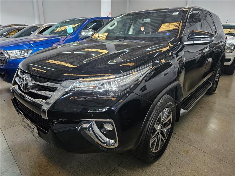  HILUX SW4  2.8 SRX 4X4 7 Lugares 16V Turbo Intercooler 1