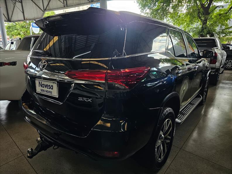  HILUX SW4  2.8 SRX 4X4 7 Lugares 16V Turbo Intercooler 2