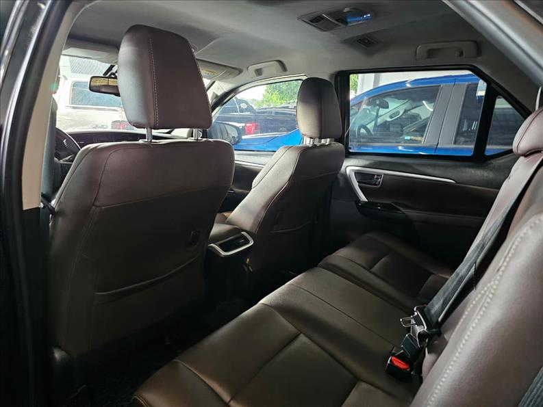  HILUX SW4  2.8 SRX 4X4 7 Lugares 16V Turbo Intercooler 5