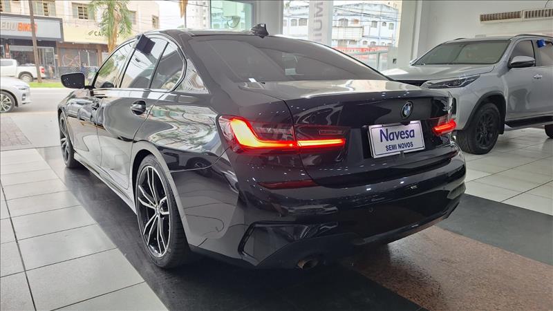  320I  2.0 16V Turbo M Sport 17