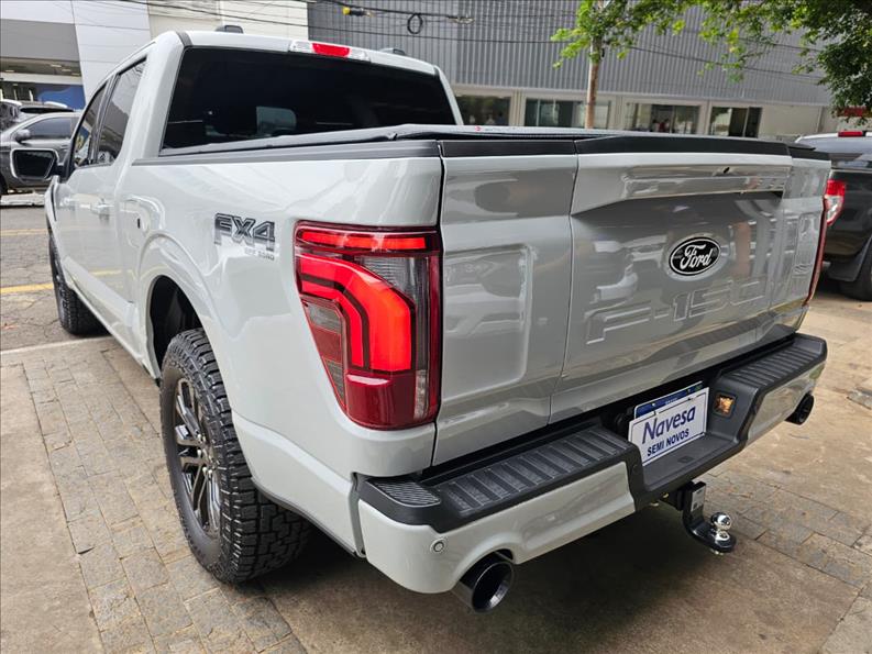  F-150  5.0 V8 CD Lariat Black FX4 3