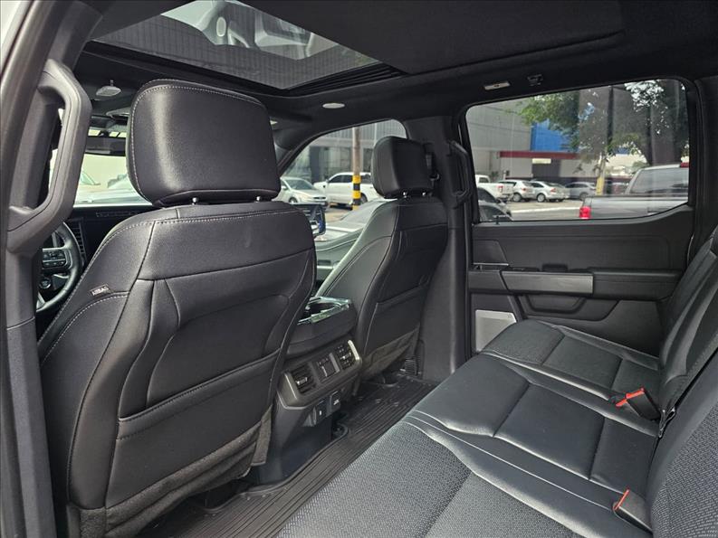  F-150  5.0 V8 CD Lariat Black FX4 5