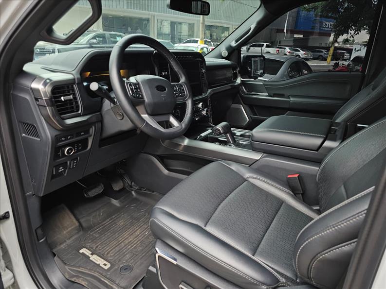  F-150  5.0 V8 CD Lariat Black FX4 6