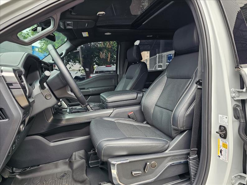  F-150  5.0 V8 CD Lariat Black FX4 7