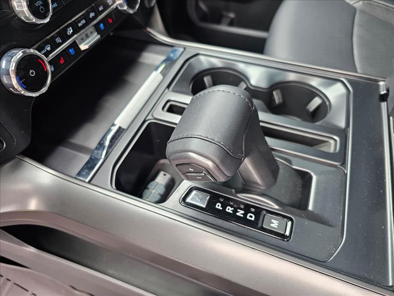  F-150  5.0 V8 CD Lariat Black FX4 10