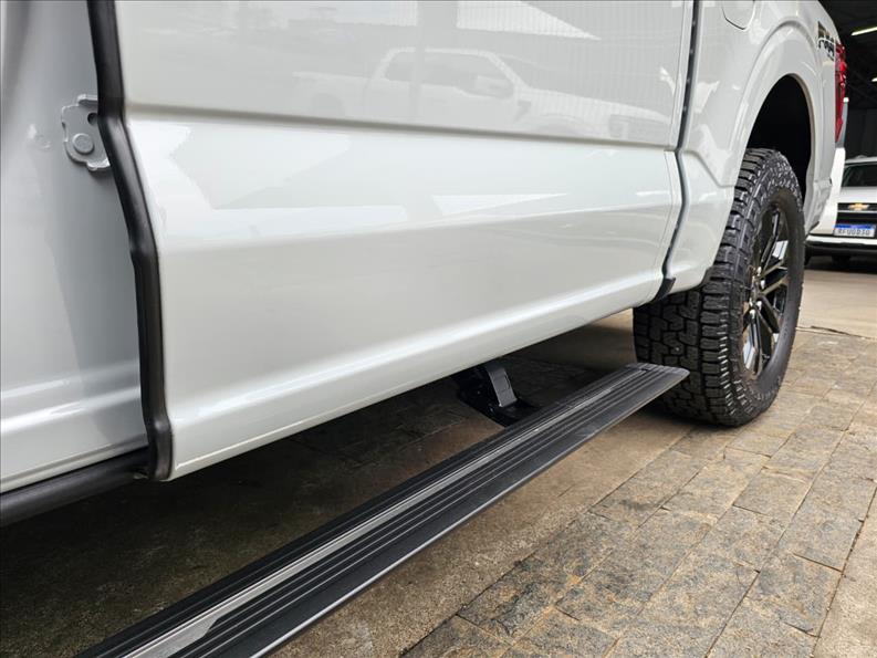  F-150  5.0 V8 CD Lariat Black FX4 12