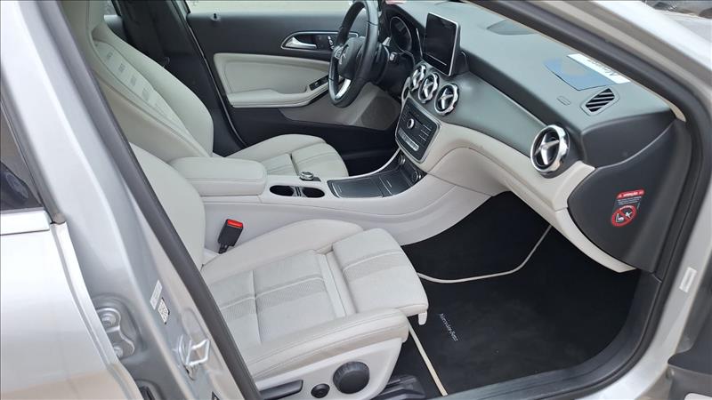  GLA 200  1.6 CGI Style 7g-dct 8