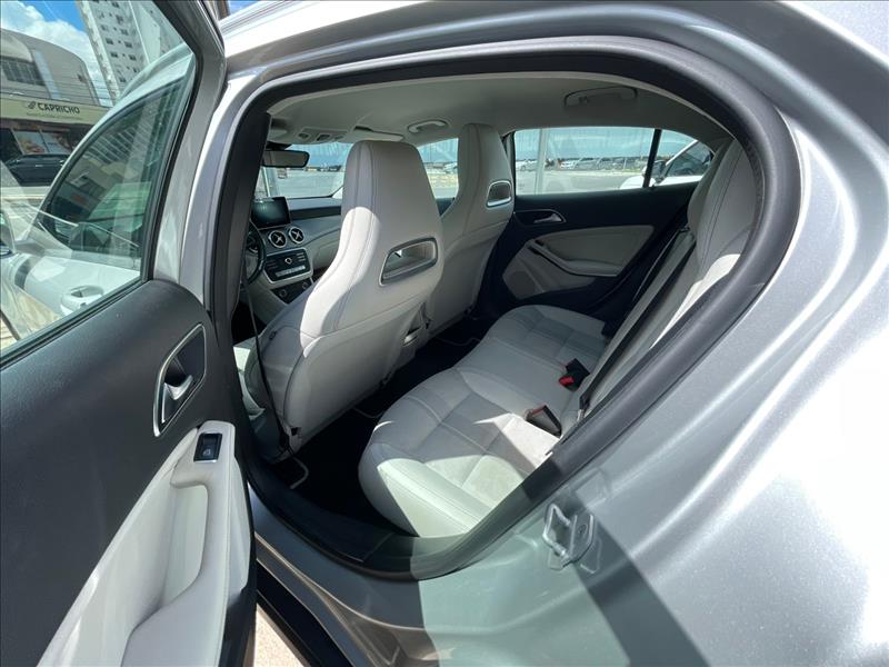  GLA 200  1.6 CGI Style 7g-dct 6