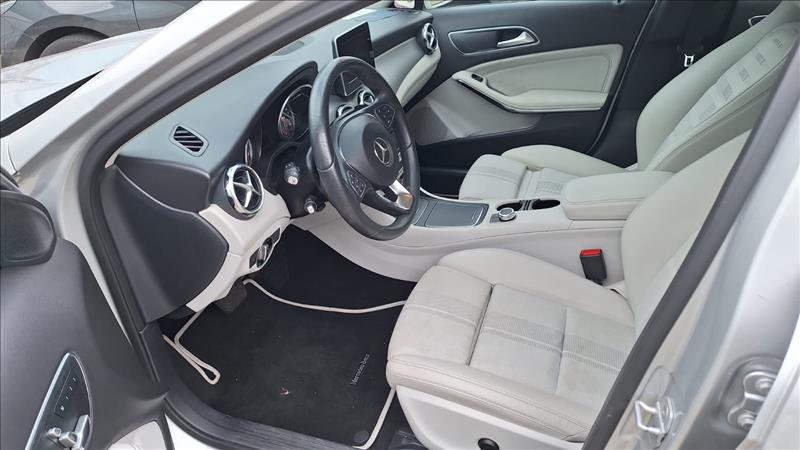  GLA 200  1.6 CGI Style 7g-dct 14