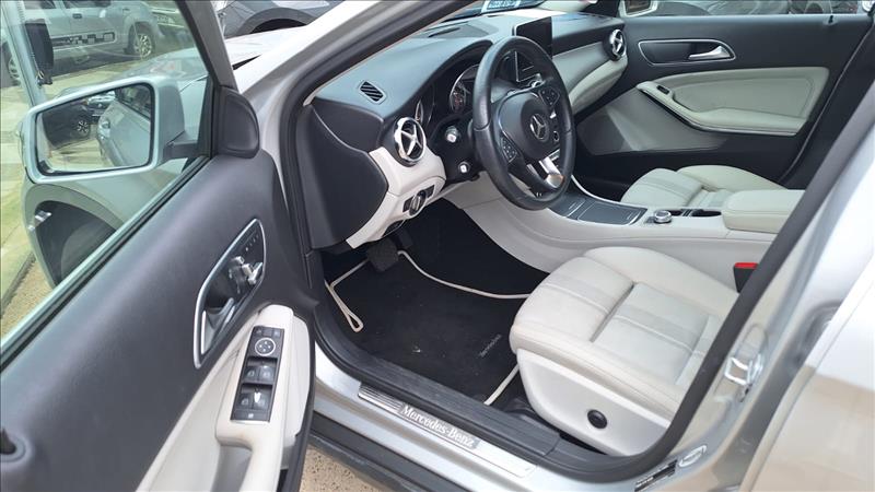  GLA 200  1.6 CGI Style 7g-dct 16