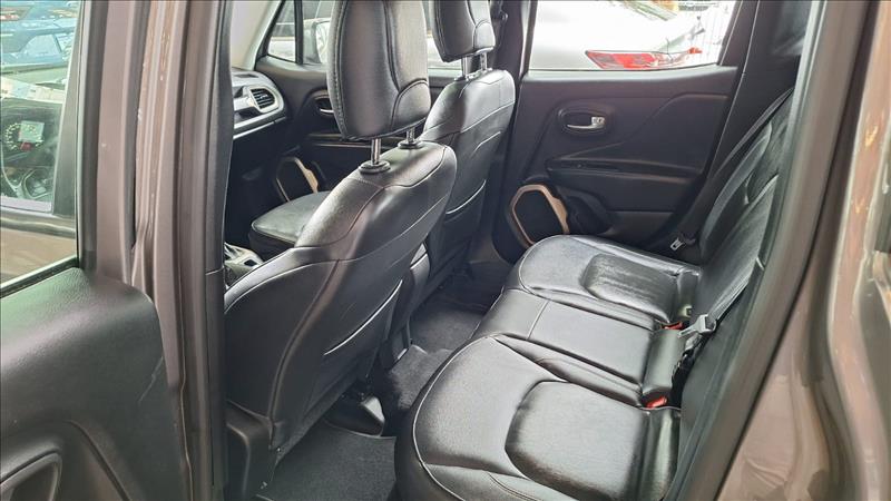  RENEGADE  1.8 16V Longitude 4