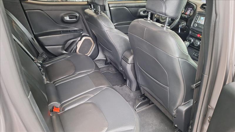  RENEGADE  1.8 16V Longitude 9