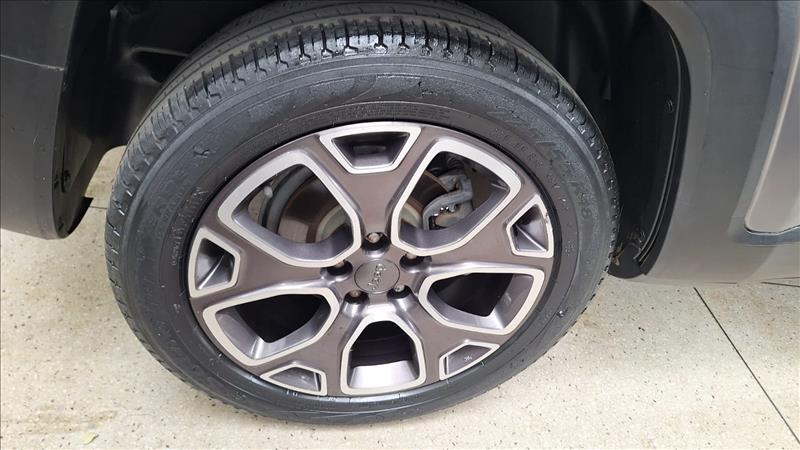  RENEGADE  1.8 16V Longitude 10