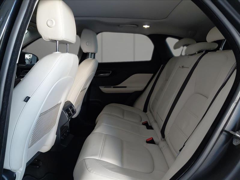  F-PACE  2.0 16V Turbo Prestige AWD 10