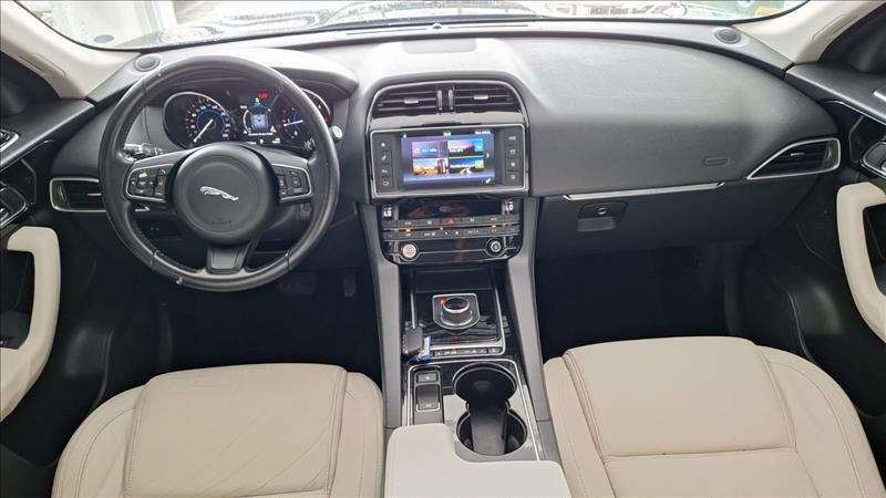  F-PACE  2.0 16V Turbo Prestige AWD 11