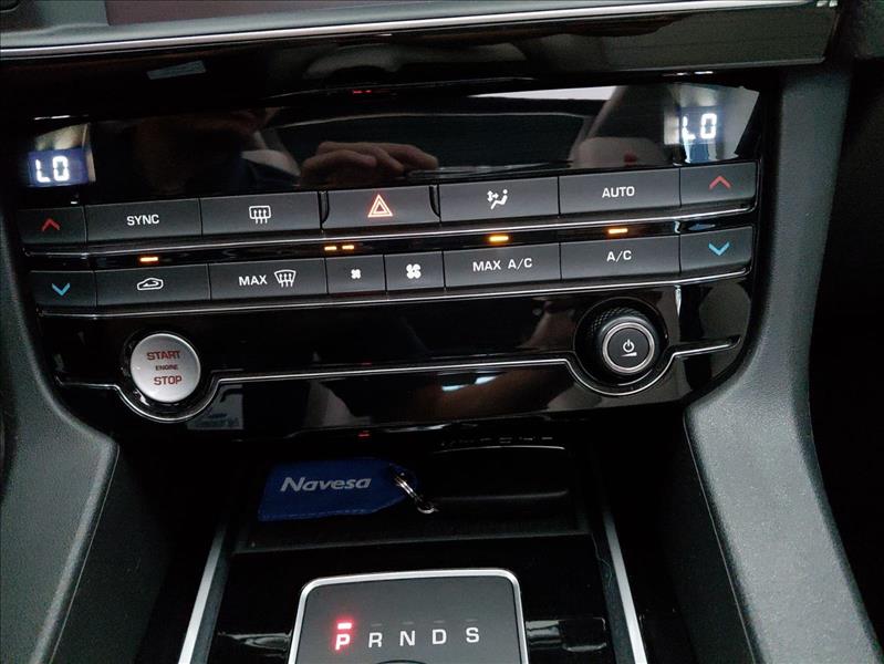  F-PACE  2.0 16V Turbo Prestige AWD 14