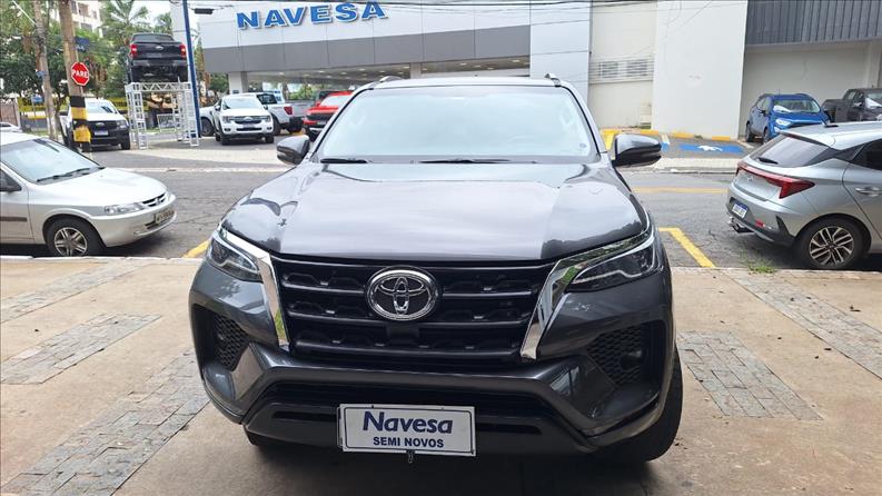  HILUX SW4  2.7 VVT-I SRV 7L 4X2 1