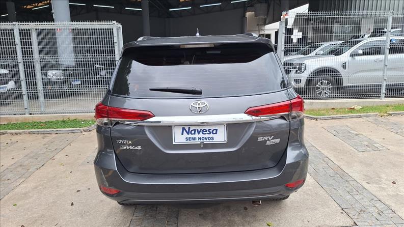  HILUX SW4  2.7 VVT-I SRV 7L 4X2 14