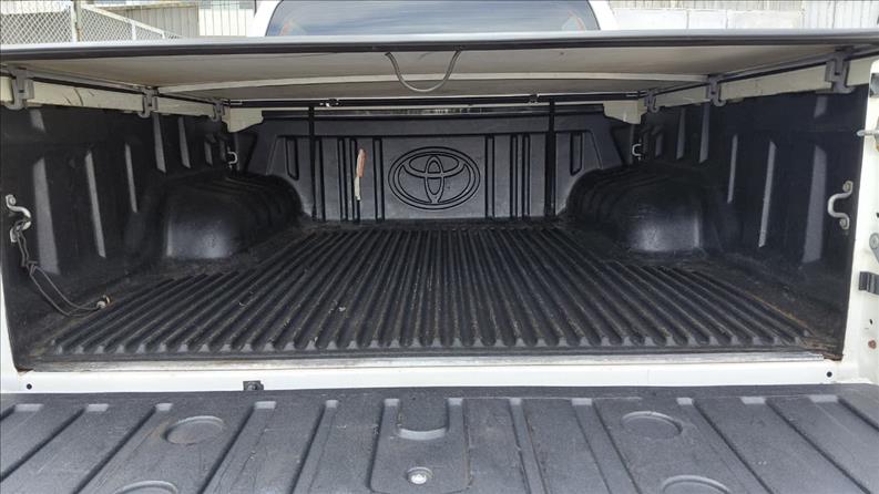  HILUX  2.8 D-4d Turbo CD SRV 4X4 13