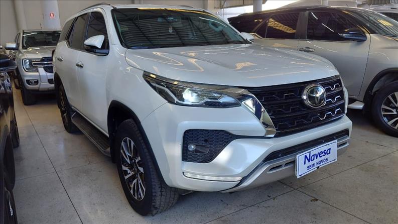  HILUX SW4  2.8 D-4d Turbo SRX 7L 4X4 0