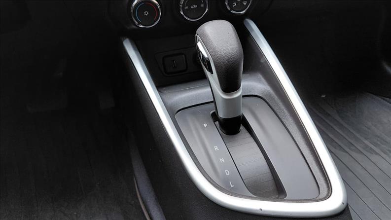  ONIX  1.0 Turbo Plus Premier Midnight 10