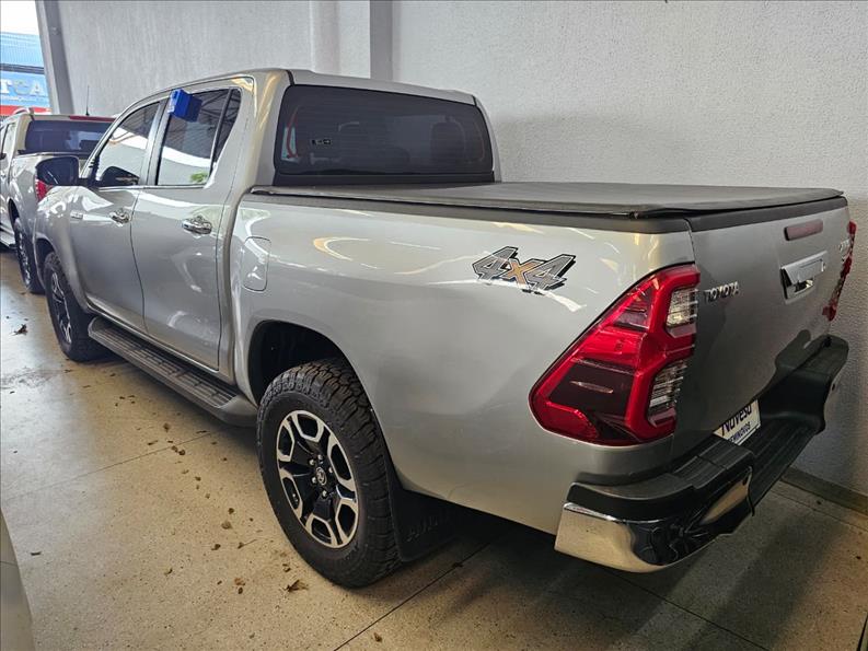  HILUX  2.8 D-4d Turbo CD SRV 4X4 1