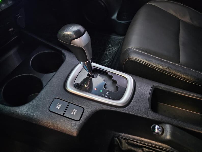  HILUX  2.8 D-4d Turbo CD SRV 4X4 8