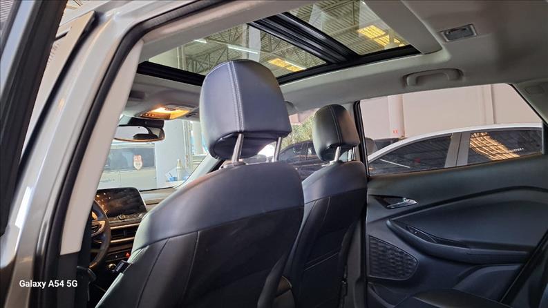  TRACKER  1.2 Turbo Premier 7