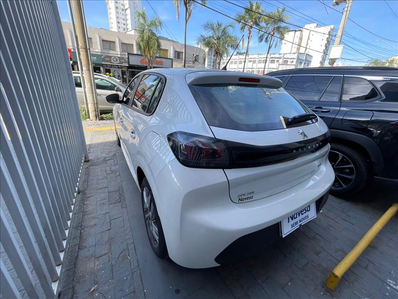  208  1.6 16V Allure 4