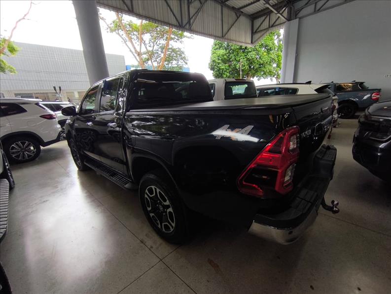  HILUX  2.8 D-4d Turbo CD SRX 4X4 2