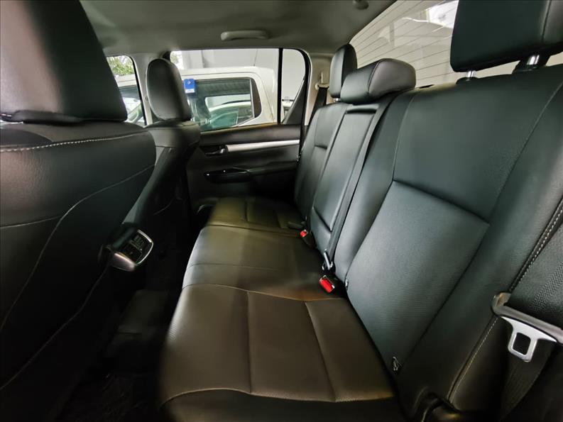  HILUX  2.8 D-4d Turbo CD SRX 4X4 5