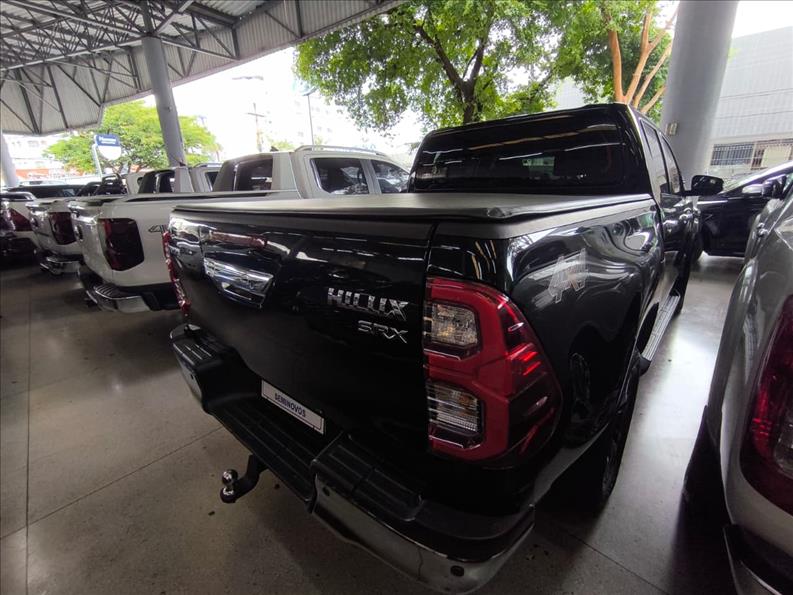  HILUX  2.8 D-4d Turbo CD SRX 4X4 8