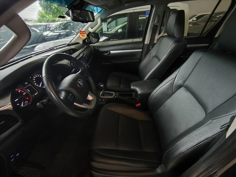  HILUX  2.8 D-4d Turbo CD SRX 4X4 10