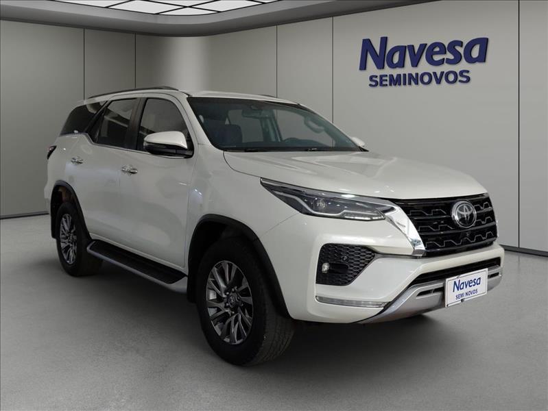 HILUX SW4  2.8 D-4d Turbo SRX 7L 4X4 1