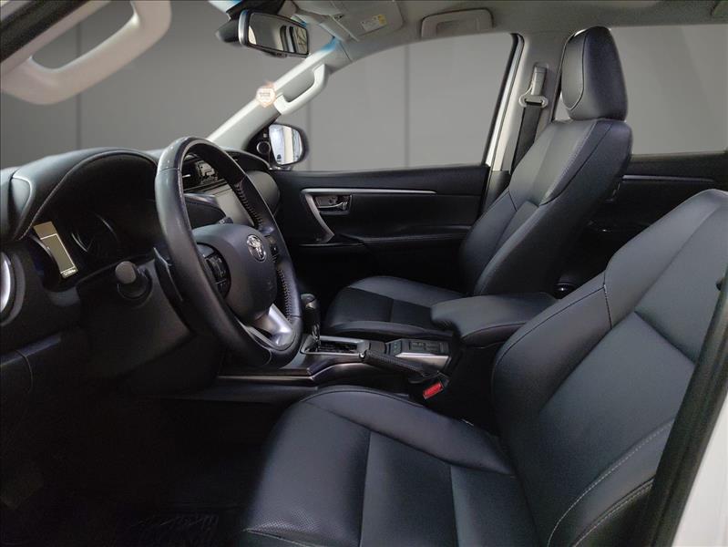  HILUX SW4  2.8 D-4d Turbo SRX 7L 4X4 6