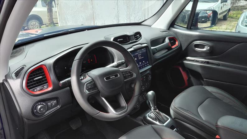  RENEGADE  1.3 T270 Turbo Trailhawk 4X4 8