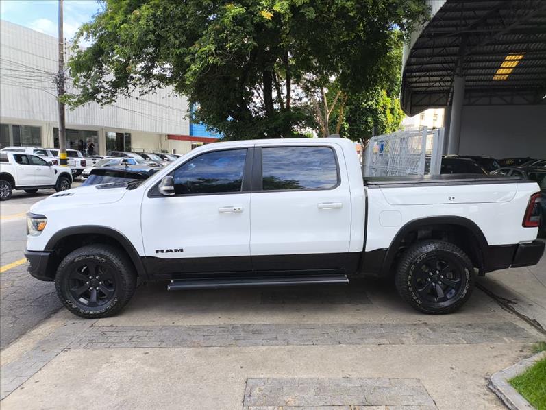  1500  5.7 V8 Rebel CD 4X4 2