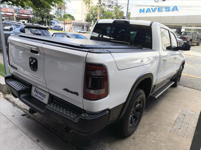  1500  5.7 V8 Rebel CD 4X4 3