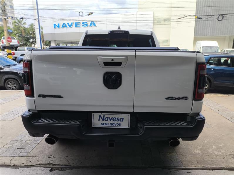  1500  5.7 V8 Rebel CD 4X4 5